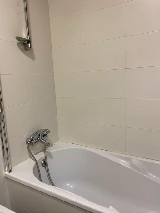 Апартаменти Piso Familiar Amplio Con Acceso Directo A La Playa Буеу Екстер'єр фото